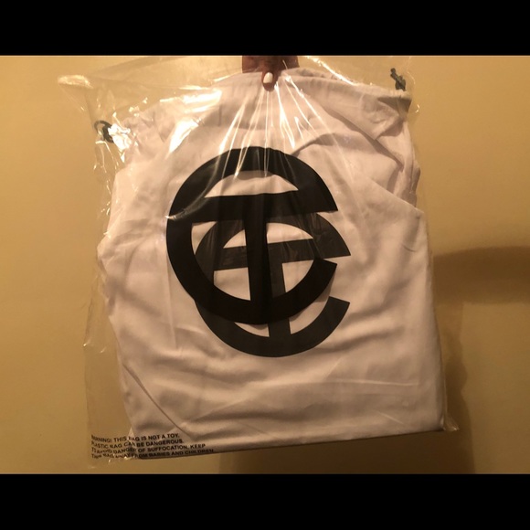 BRAND NEW Telfar Medium Oxblood Shopping Bag - Picture 4 of 6